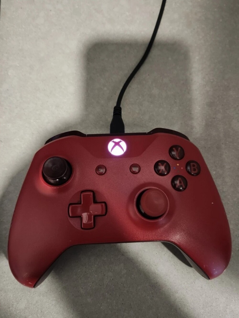 Microsoft Xbox One Wireless Controller - Red - Picture 2 of 3